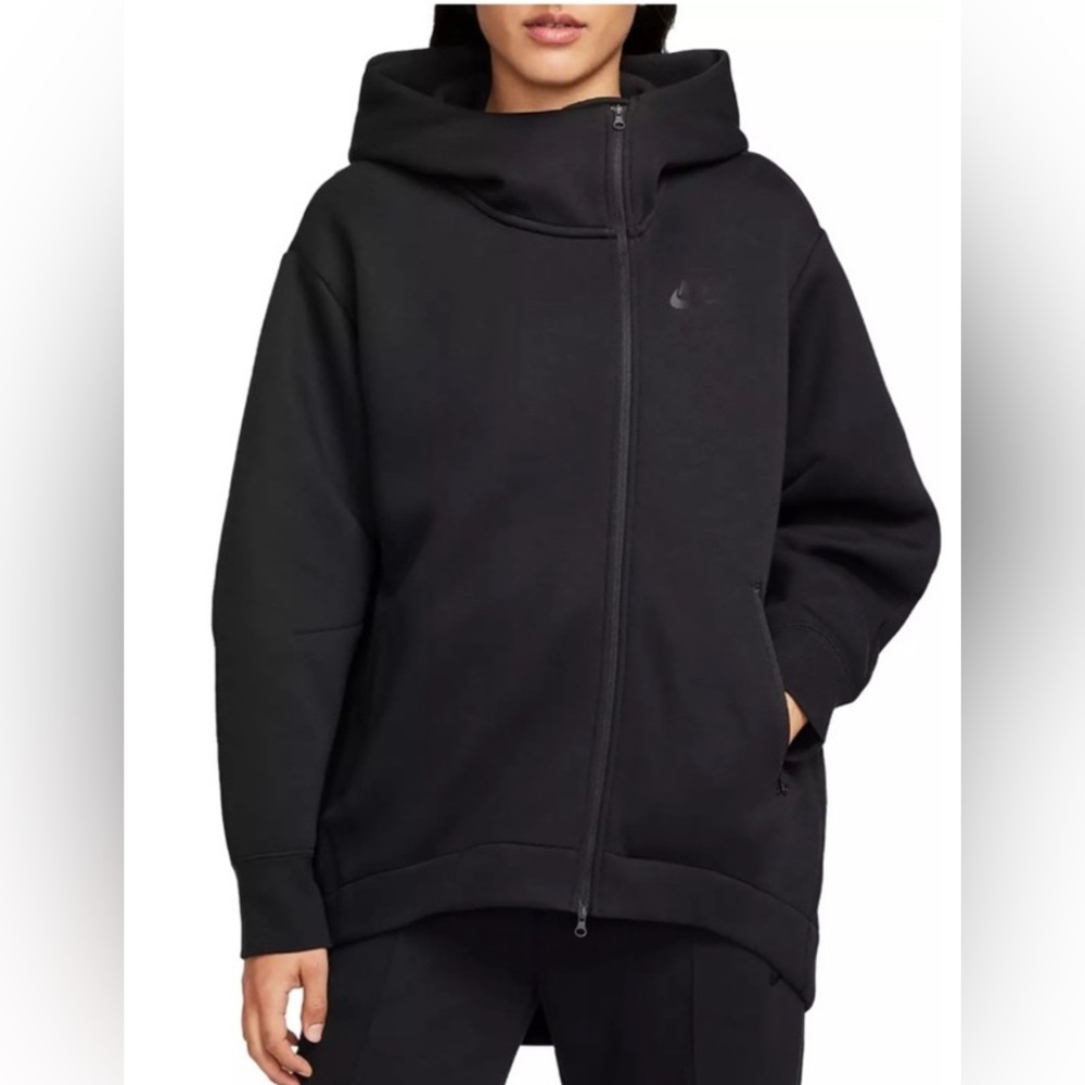 NWOT Nike Oversized Tech Fleece Hoodie, XL, Black